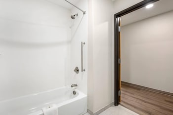 Suite, 1 King Bed, Non Smoking (Efficiency, Upgrade)