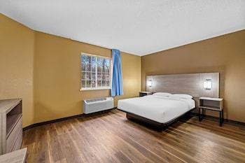 Room, 1 Queen Bed, Accessible, Non Smoking (Accessible Tub)