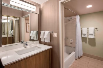 Room, 2 Double Beds (Mobility Accessible, Tub)