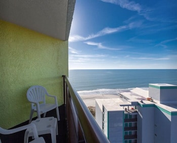 Deluxe Condo, 1 Bedroom Ocean Front (2 Queen Beds