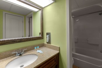 Oceanfront Base King Suite