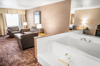 Executive Suite, 1 King Bed with Sofa bed, Jetted Tub, Non Smoking