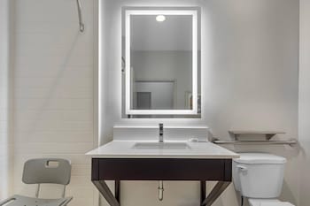 Room, 1 King Bed, Accessible, Non Smoking (Accessible Tub)