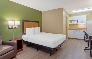 Studio, 1 Queen Bed, Non Smoking