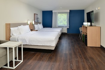 Room, 2 Queen Beds, Accessible, Bathtub (Mobility & Hearing)