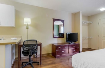 Studio, 1 Queen Bed, Non Smoking