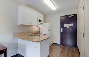 Studio, 1 Queen Bed, Non Smoking
