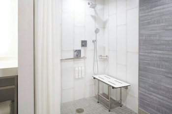 Suite, 2 Queen Beds (Mobility Accessible, Roll-in Shower)