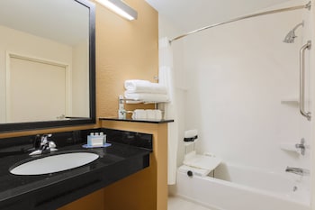 Room, 1 King Bed, Non Smoking (Mobility Accessible, Tub)