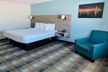 Suite, 2 Queen Beds, Non Smoking, Lake View