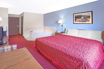 Studio Suite, 1 King Bed, Non Smoking