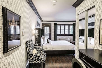 Suite, 1 King Bed, Non Smoking, Balcony