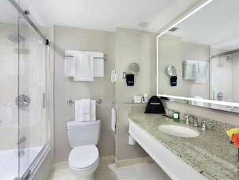 Deluxe Room, 1 King Bed
