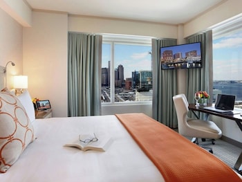 Suite, 1 King Bed, Harbor View