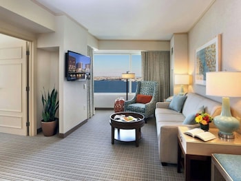 Suite, 1 King Bed, Harbor View