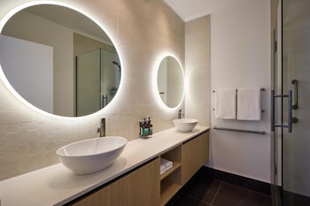 Premier Grand One Bedroom Apartment with Balcony