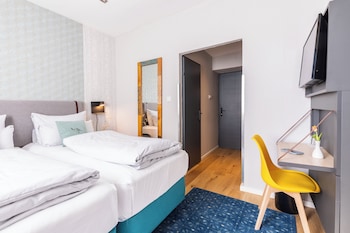 Standard Room, 1 Queen Bed