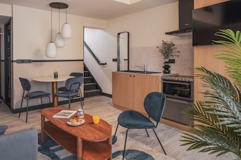 Appartement Duplex Terrasse - 1 chambre, located 300m from the hotel