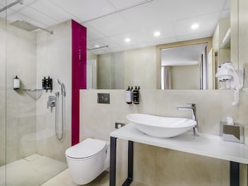 Suite, 1 Queen Bed with Sofa bed