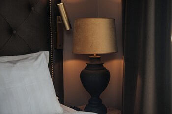 Double Room (Compact)