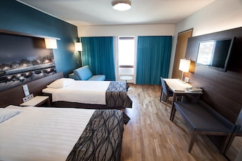Standard Triple Room (High Floor)