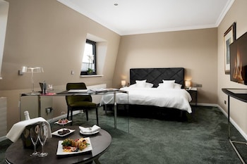 Junior Double Room