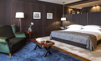 Premium Executive Suite with a terrace and Old City view.