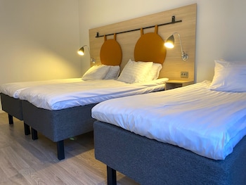 Comfort Triple Room, Courtyard View