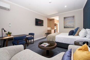 Executive Queen Room