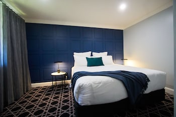 Executive King Suite with Kitchenette