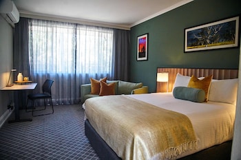 Premium Queen with Kitchenette