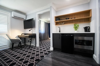 Executive King Suite with Kitchenette