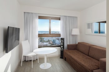 Suite Premium Front Sea View (2+2)