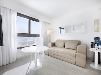 Premium Suite, Partial Sea View