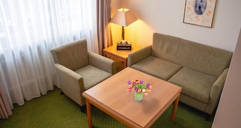 Standard Room, 1 Queen Bed (Quiet Location)