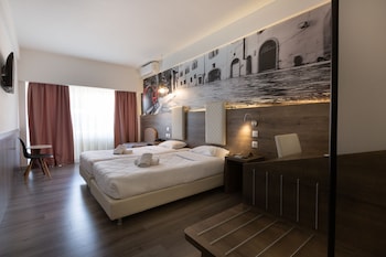 Superior Double or Twin Room, SIngle Use