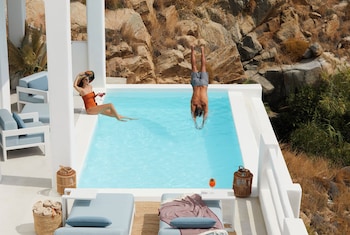 Grand Suite with Private Pool & Panoramic Sunset View-New Section