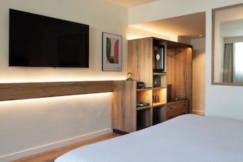Innside Connecting Room