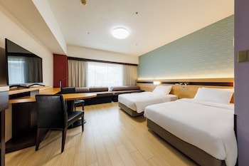 East Wing Family Room (For 1-2 adults), Non-Smoking