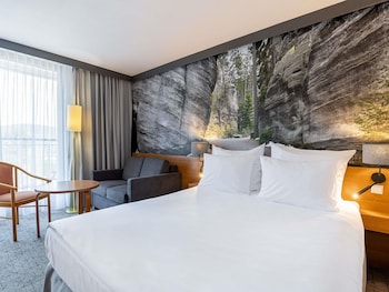 Standard Room, 1 Queen Bed with Sofa bed
