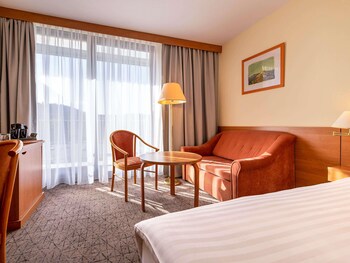 Standard Room, 1 Queen Bed with Sofa bed