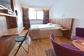 Double Room (Compact)