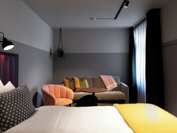 Family Room (2 twin beds, 1 sofa bed)