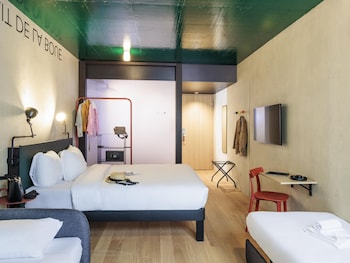 Family Room, Multiple Beds
