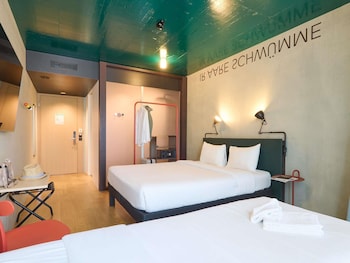 Superior Triple Room, 1 Queen Bed with Sofa bed