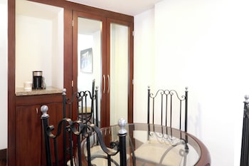 Premium Room, 2 Queen Beds (Juarez Ave View)