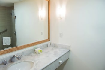 Suite, 1 Queen Bed (Juarez Ave View)