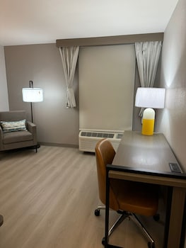 Standard Room, 1 King Bed, Non Smoking