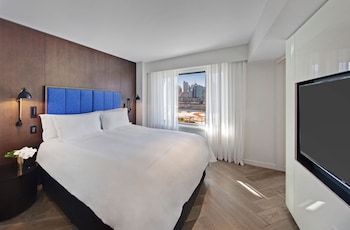 One Bedroom Pyrmont View Suite With Office