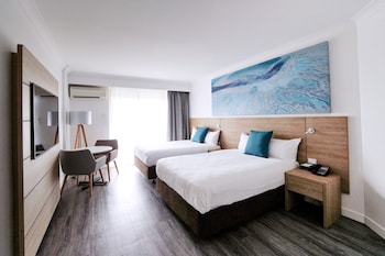 Deluxe Room, 1 Double Bed with Sofa bed, Accessible